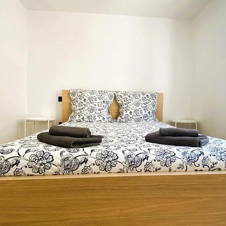 Marie Antoinette - Appartement 2 Chambres, Centre Ville, Terrasse, Moderne Antibes Bagian luar foto